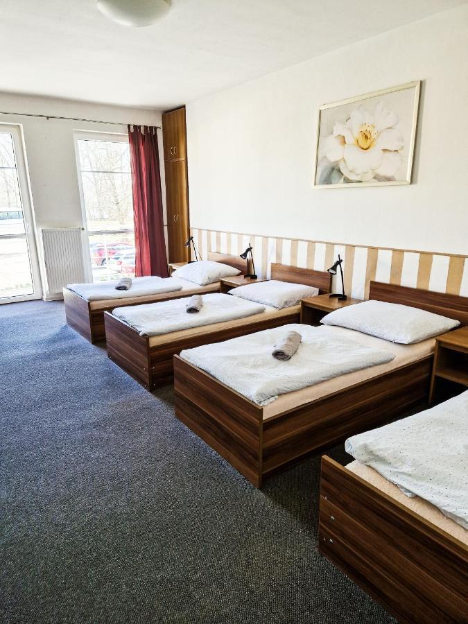 Hotel Ned Hockey Nymburk Buitenkant foto