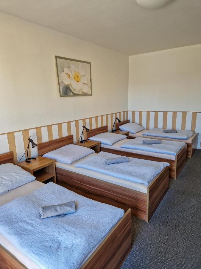 Hotel Ned Hockey Nymburk Buitenkant foto